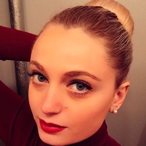 Meet your Posher, Claudia